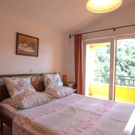 Tara - By Guide Apartman Makarska